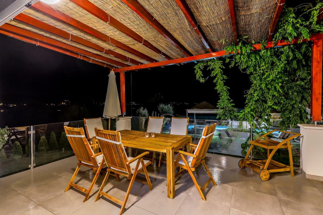 Luxury Villa Nadalina-Dicmo Dugopolje Exterior photo