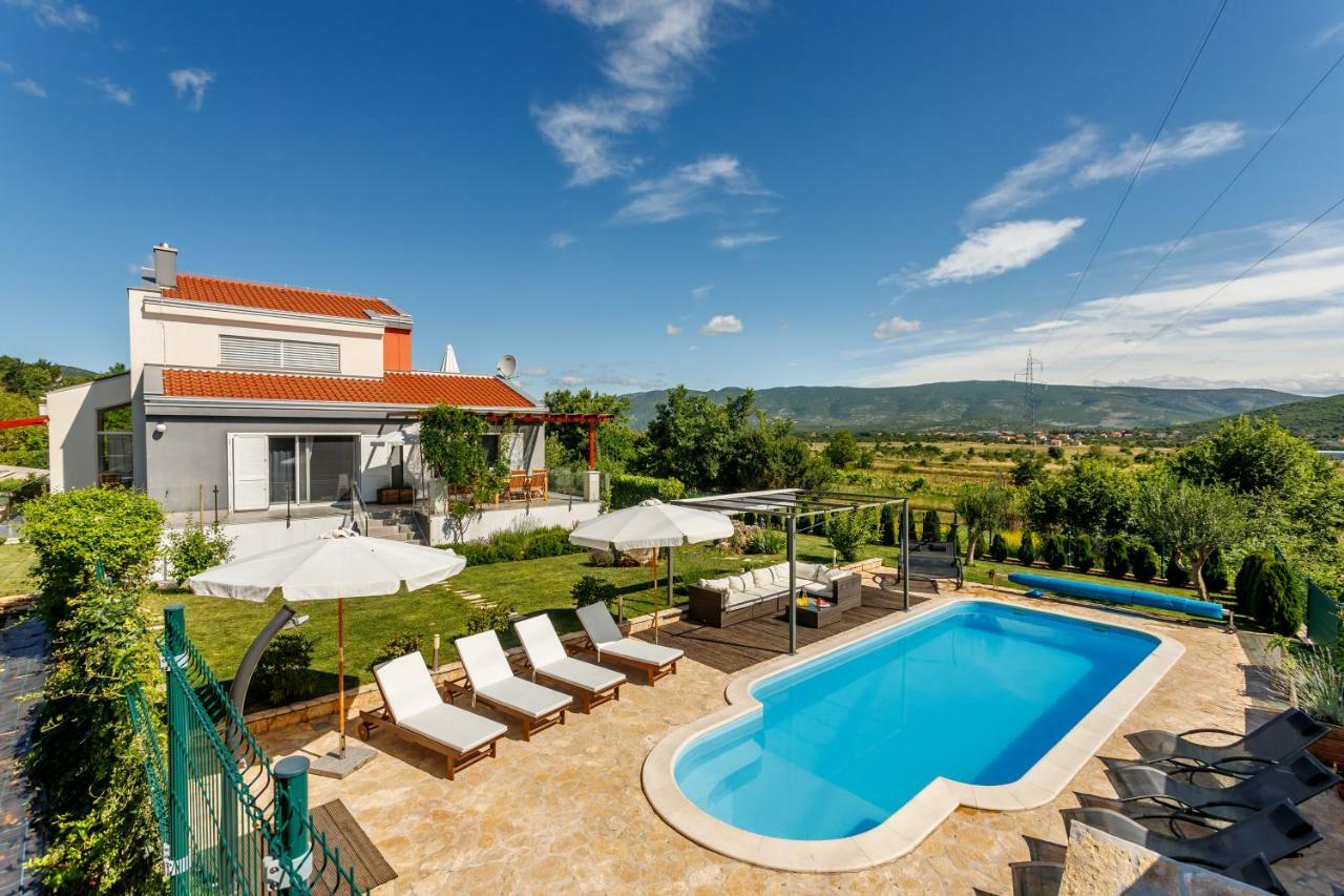 Luxury Villa Nadalina-Dicmo Dugopolje Exterior photo
