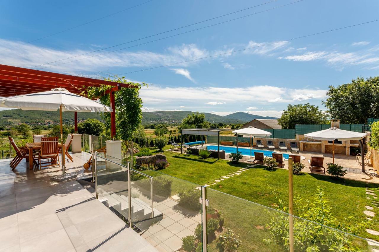 Luxury Villa Nadalina-Dicmo Dugopolje Exterior photo