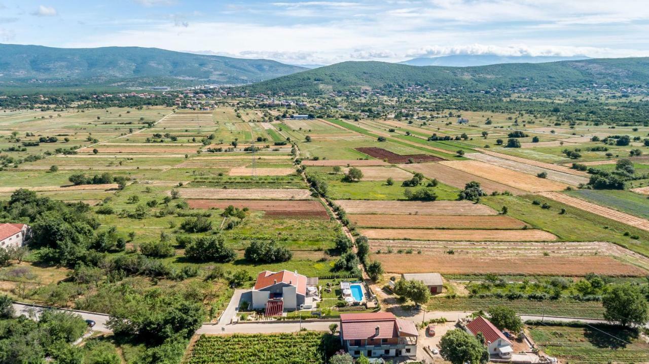 Luxury Villa Nadalina-Dicmo Dugopolje Exterior photo
