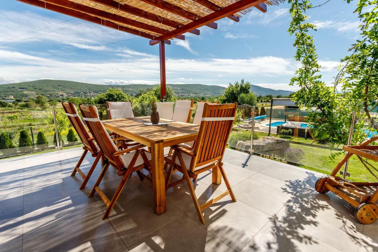 Luxury Villa Nadalina-Dicmo Dugopolje Exterior photo